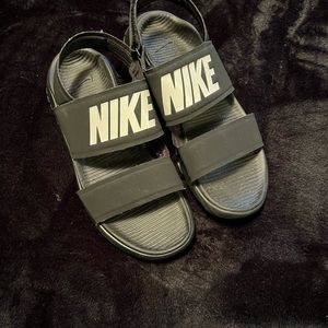 NIKE TANJUN SANDALS